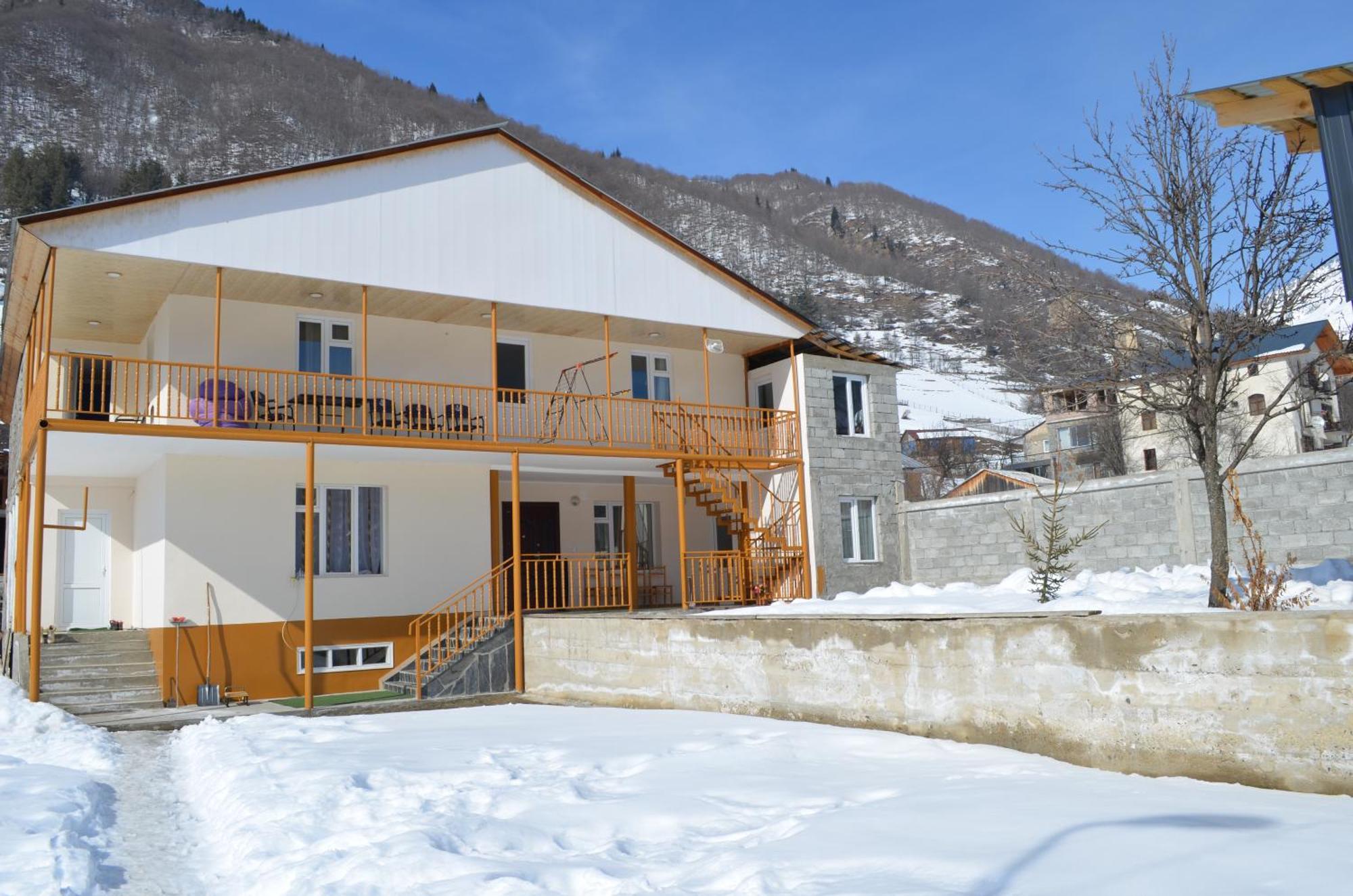 Guesthouse Qarim Mestia Exterior foto